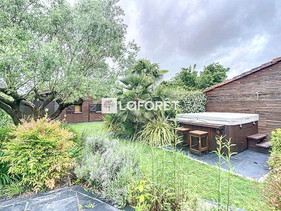 Maison à LE HAILLAN