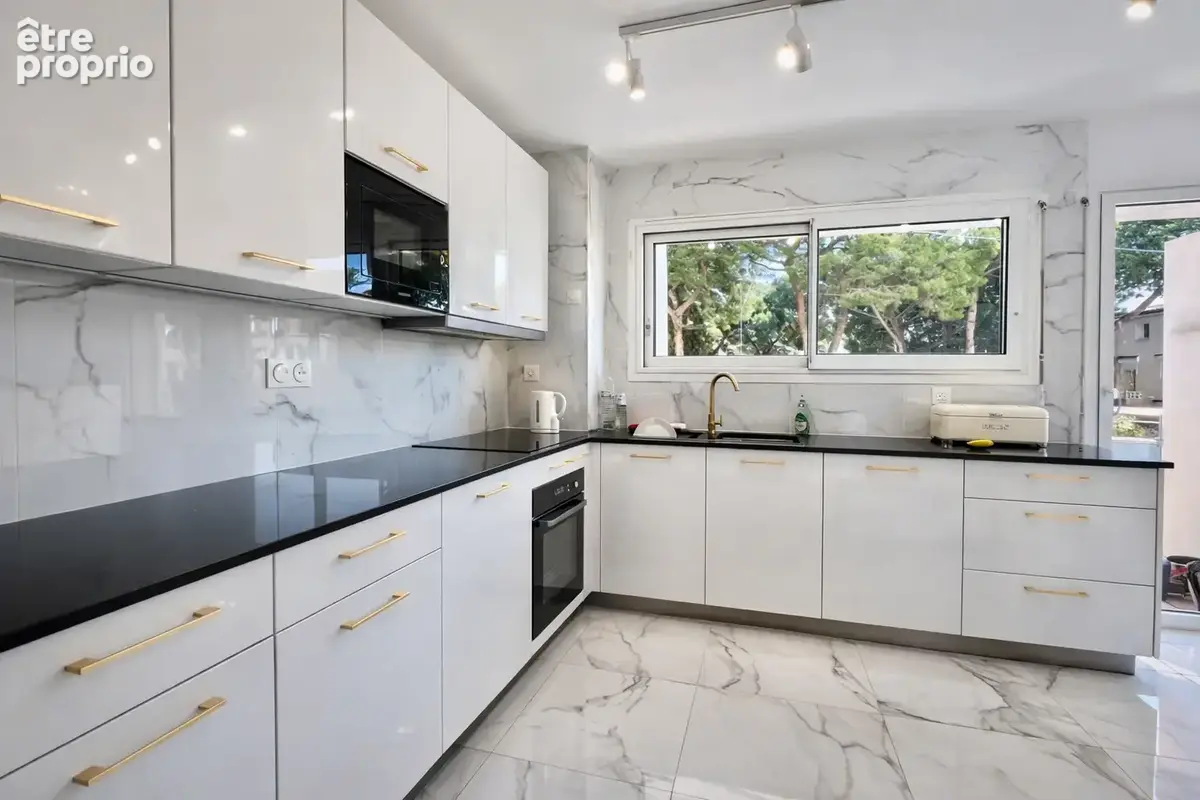 Appartement Moderne avec Terrasse et Parking à deux pas de la Croisette - Cannes - photo 3
