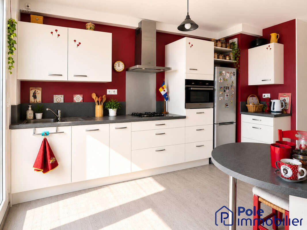 CAEN RIVE DROITE- CUISINE AMENAGEE ET EQUIPEE - Appartement à CAEN
