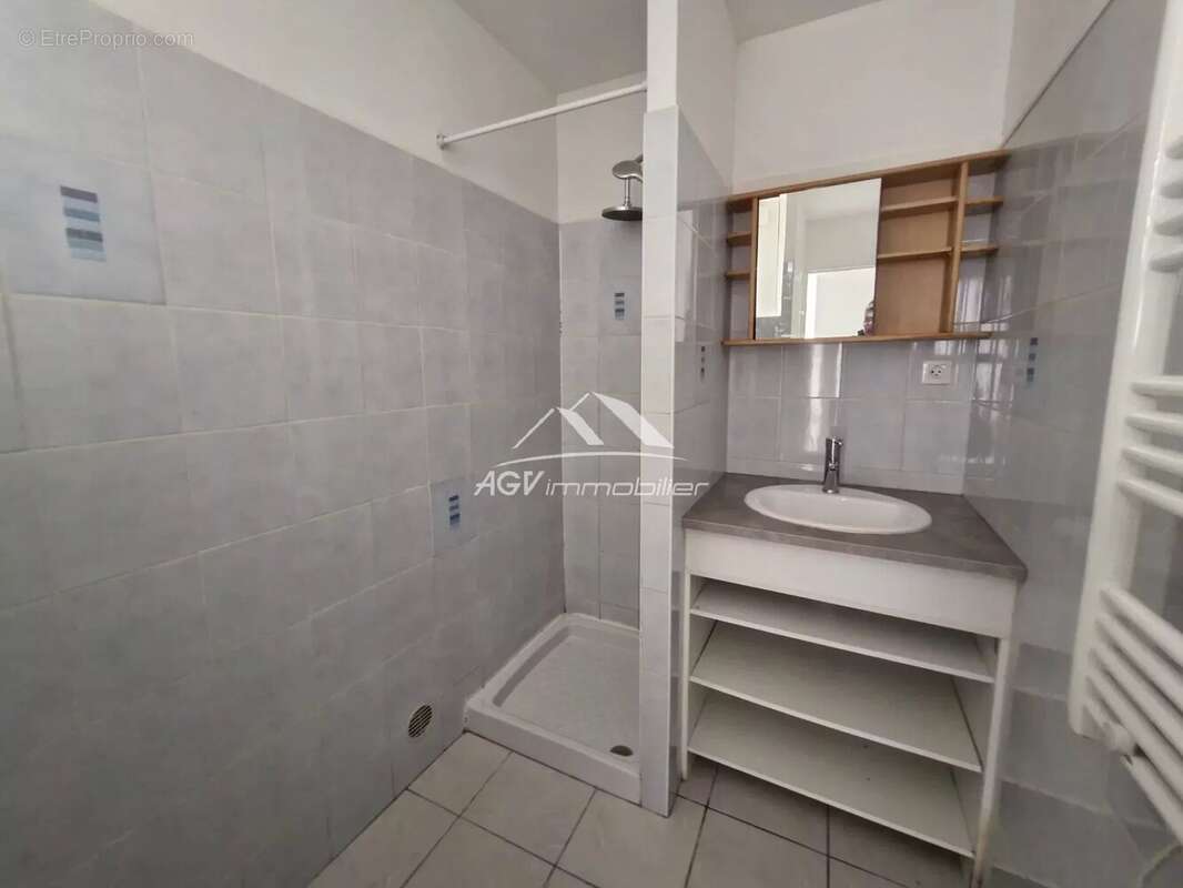 Maison à SAINT-HILAIRE-DE-BRETHMAS