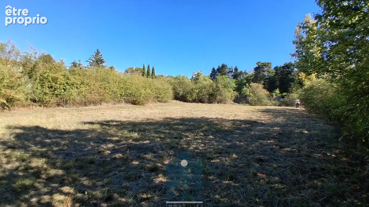 Terrain constructible de 3192m2 - photo 8