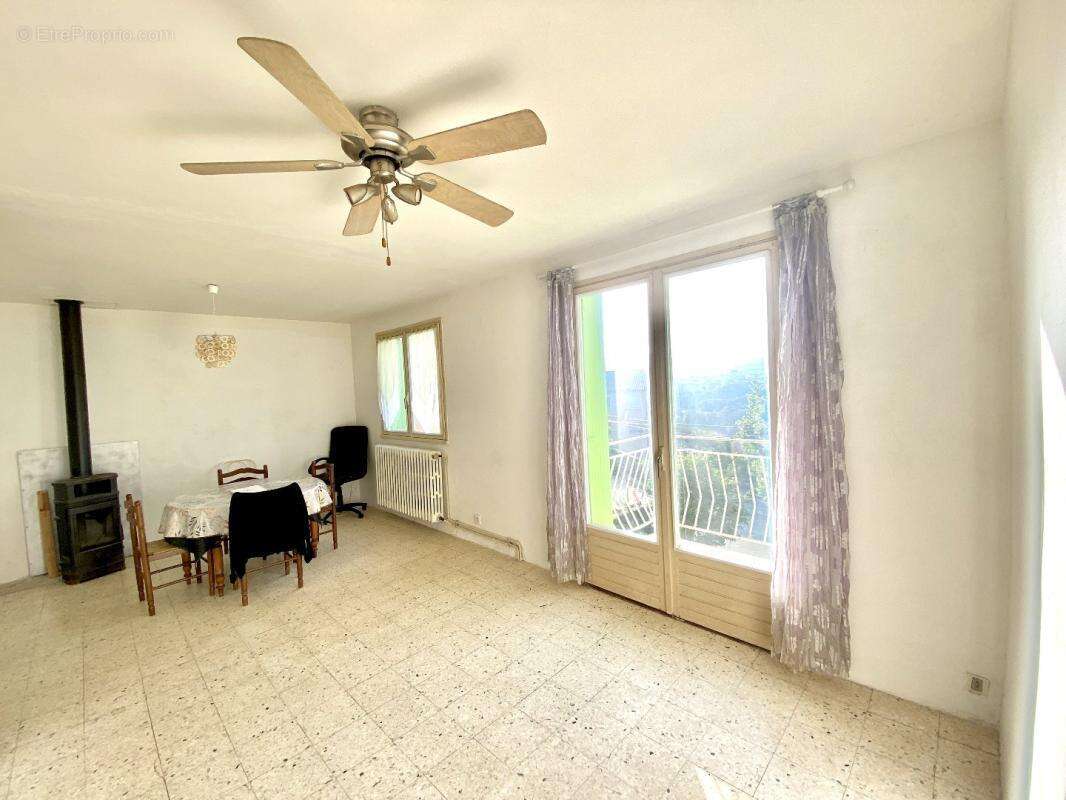 Maison à CREISSELS