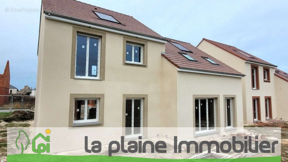 Maison à COLLEVILLE-MONTGOMERY