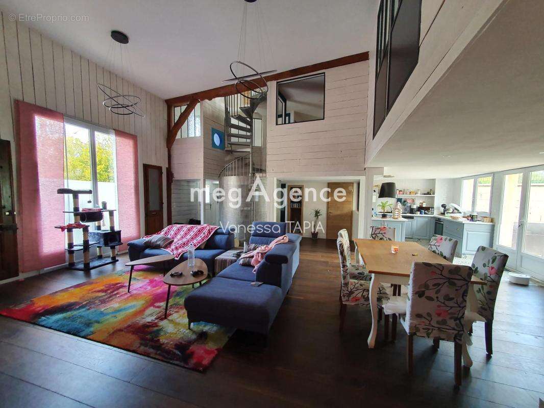 Maison à ROMILLY-SUR-SEINE