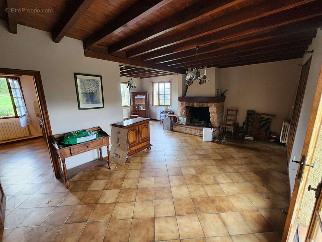 Maison à CHEIN-DESSUS