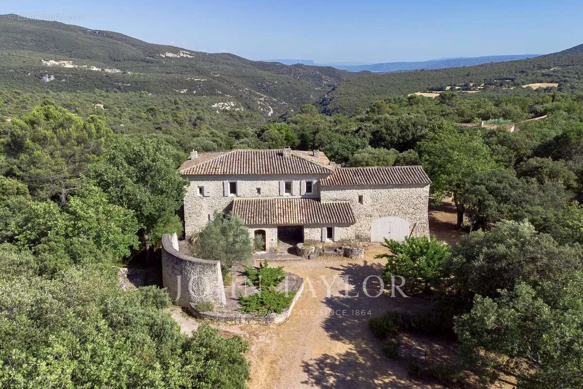 Maison à BONNIEUX