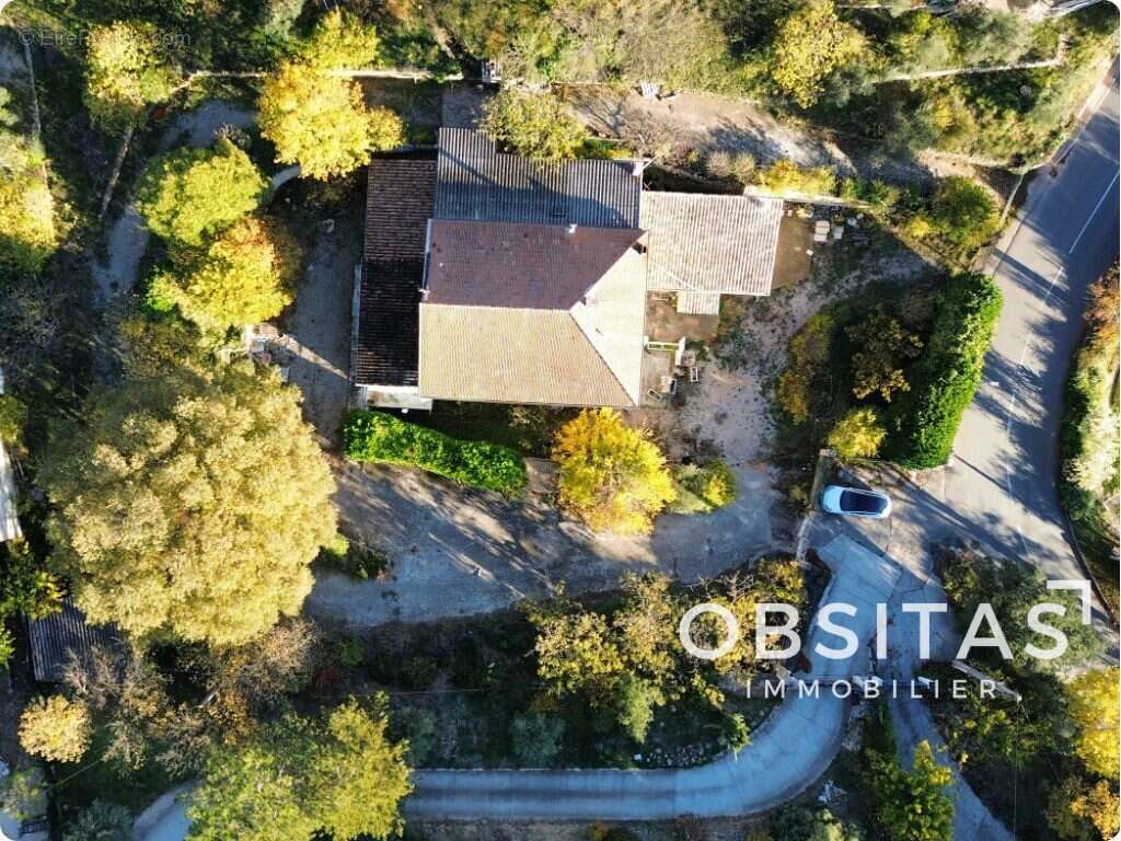 Maison à GREOUX-LES-BAINS