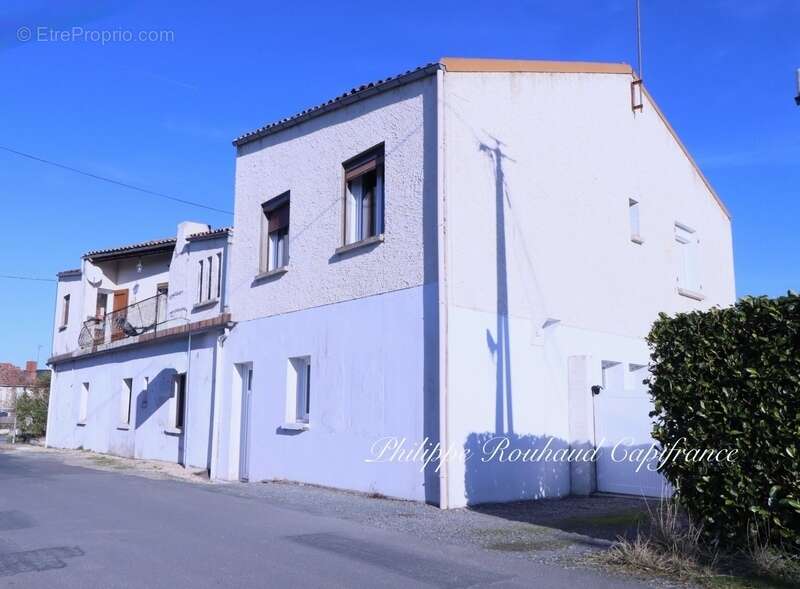 Maison à PUY-DE-SERRE