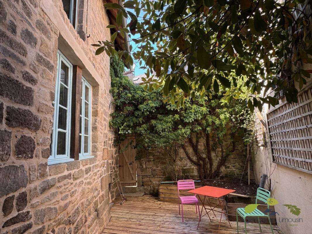 Maison à TREIGNAC