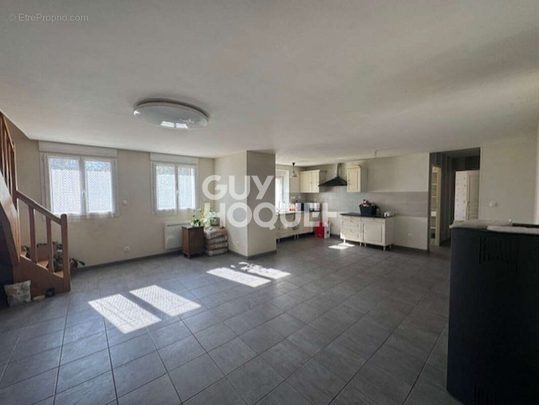 Maison à LE MEIX-SAINT-EPOING