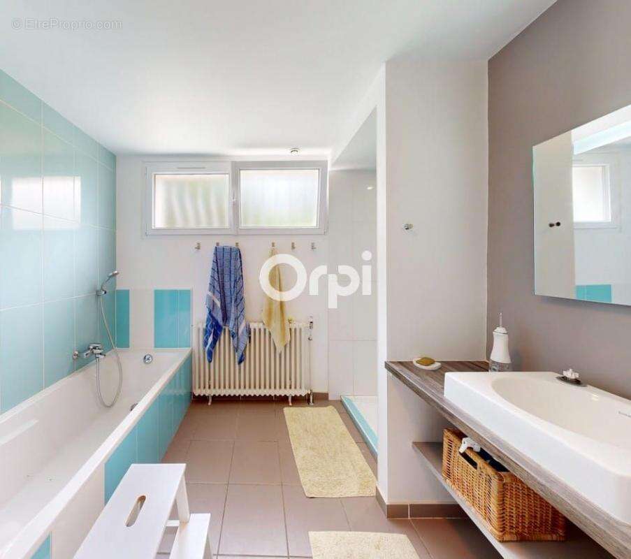 Grande villa familiale avec piscine, dépendance et potentiel locatif - photo 19