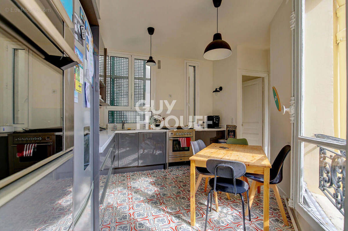 Appartement à PARIS-8E