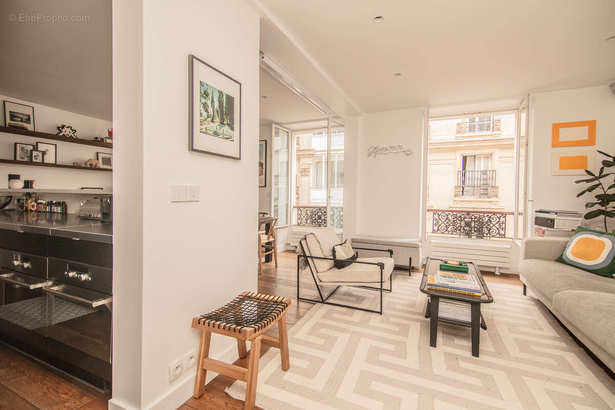 Appartement à PARIS-10E