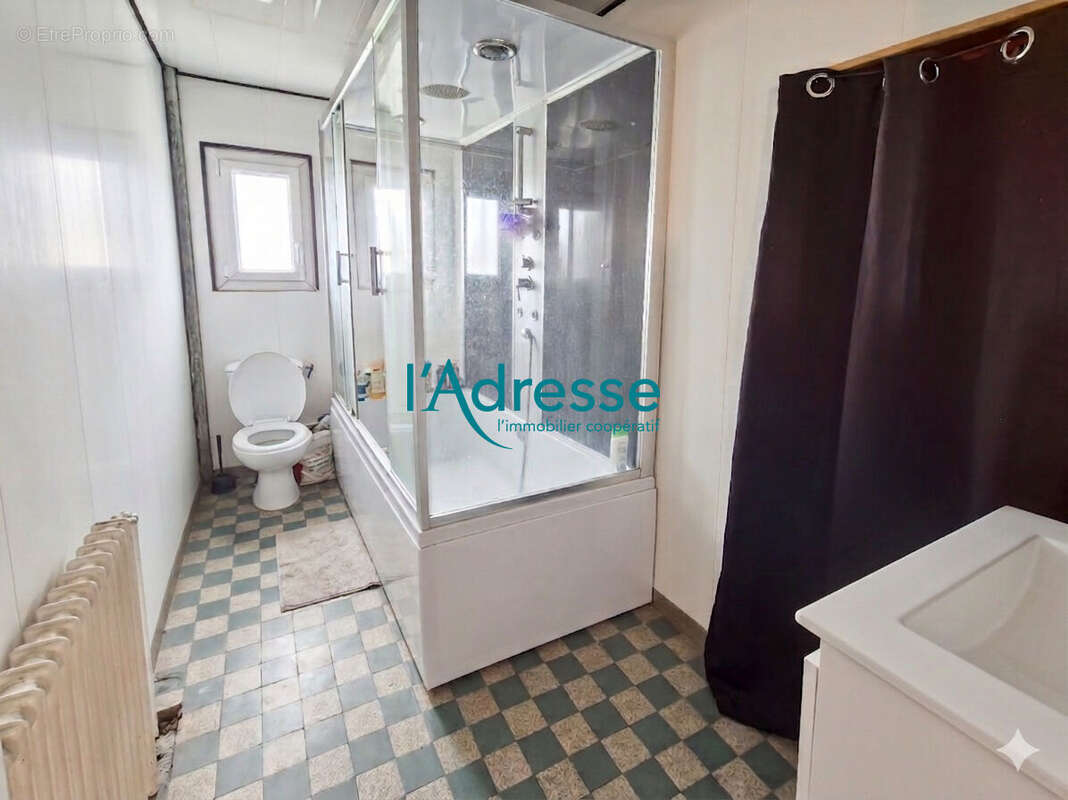 Maison à LA SALLE-ET-CHAPELLE-AUBRY