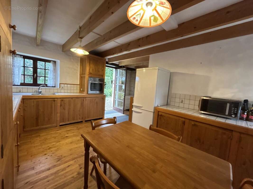 Maison à CLUSSAIS-LA-POMMERAIE