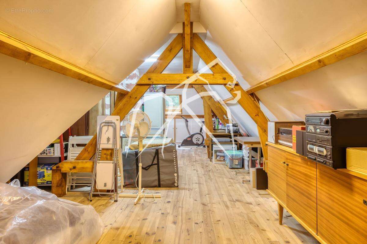 Demeure Familiale de charme 9 Pièces  Parc arboré et dépendance  Saint-Martin-du-Vivier  246m² - photo 15