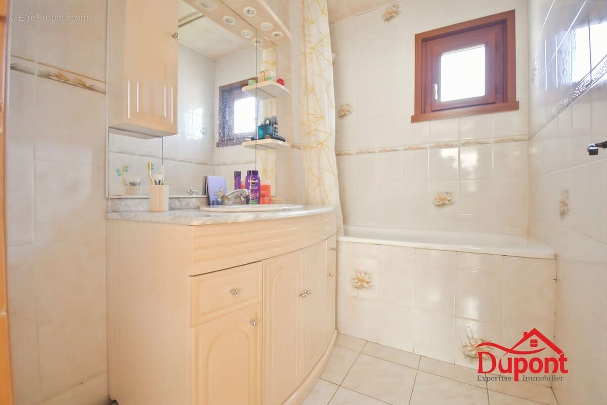 Maison à DOUCHY-LES-MINES