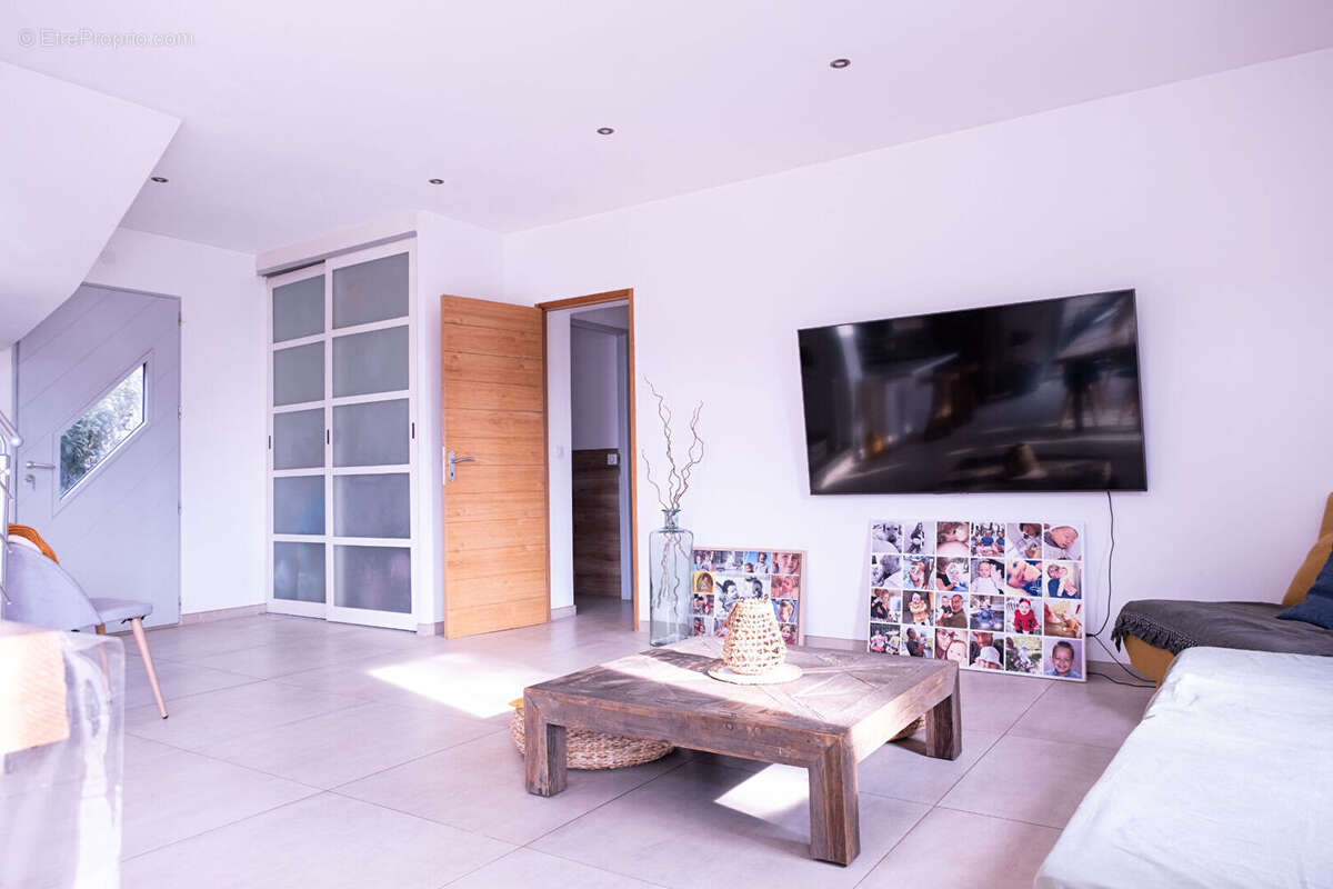 Maison à SAINTE-ANASTASIE-SUR-ISSOLE