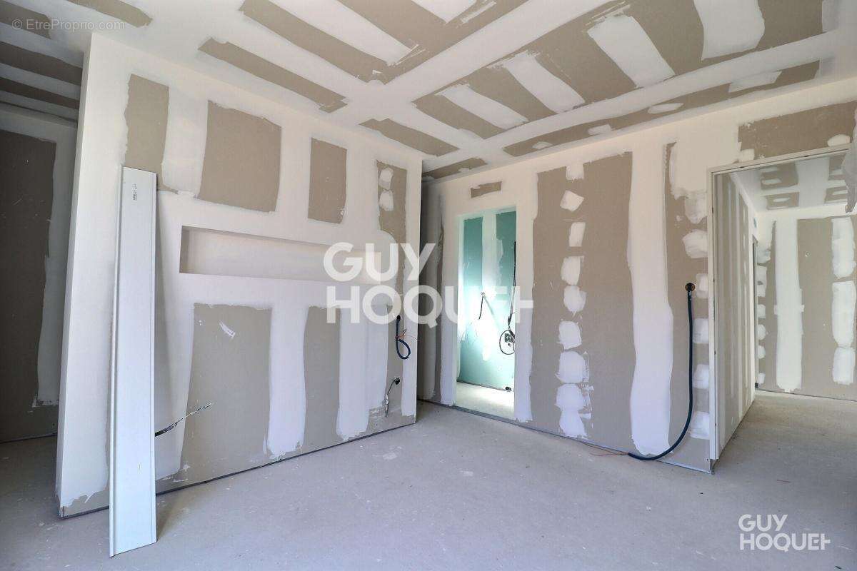 Maison à SURGERES