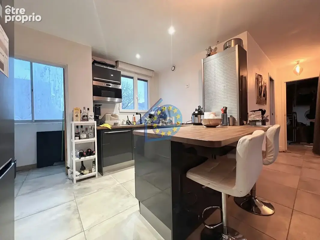Mantes la Ville, Appartement de type F4 CAVE PARKING, 65m² Hab, PROCHE  Gare SNCF - photo 4