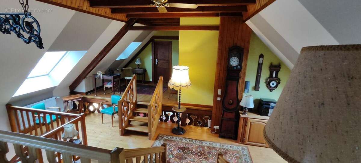 Maison à ROUGEMONT-LE-CHATEAU