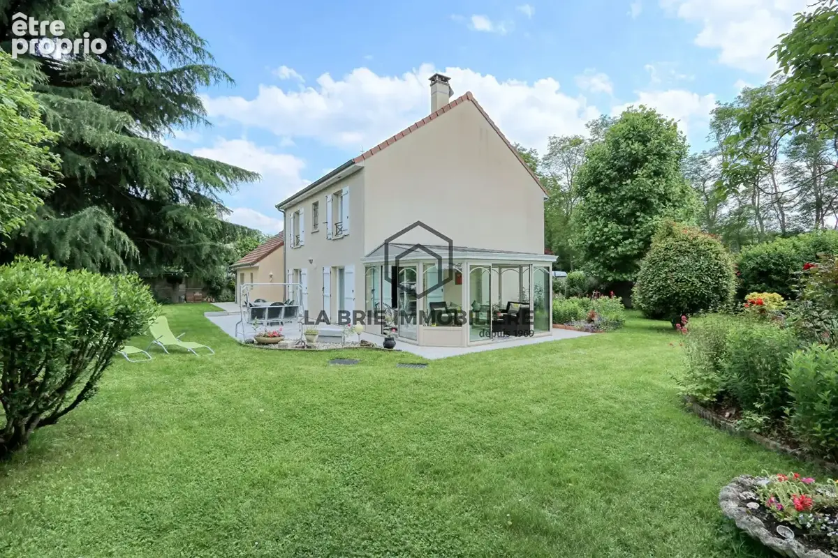 Maison 8 pièces 192 m² à vendre à Chevry-Cossigny (77173) - photo 6