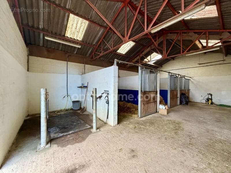 Maison à SAINT-CYR-DU-RONCERAY