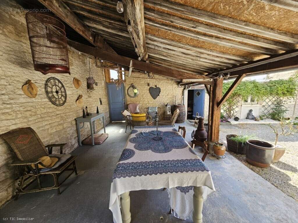 Maison à VILLEFAGNAN