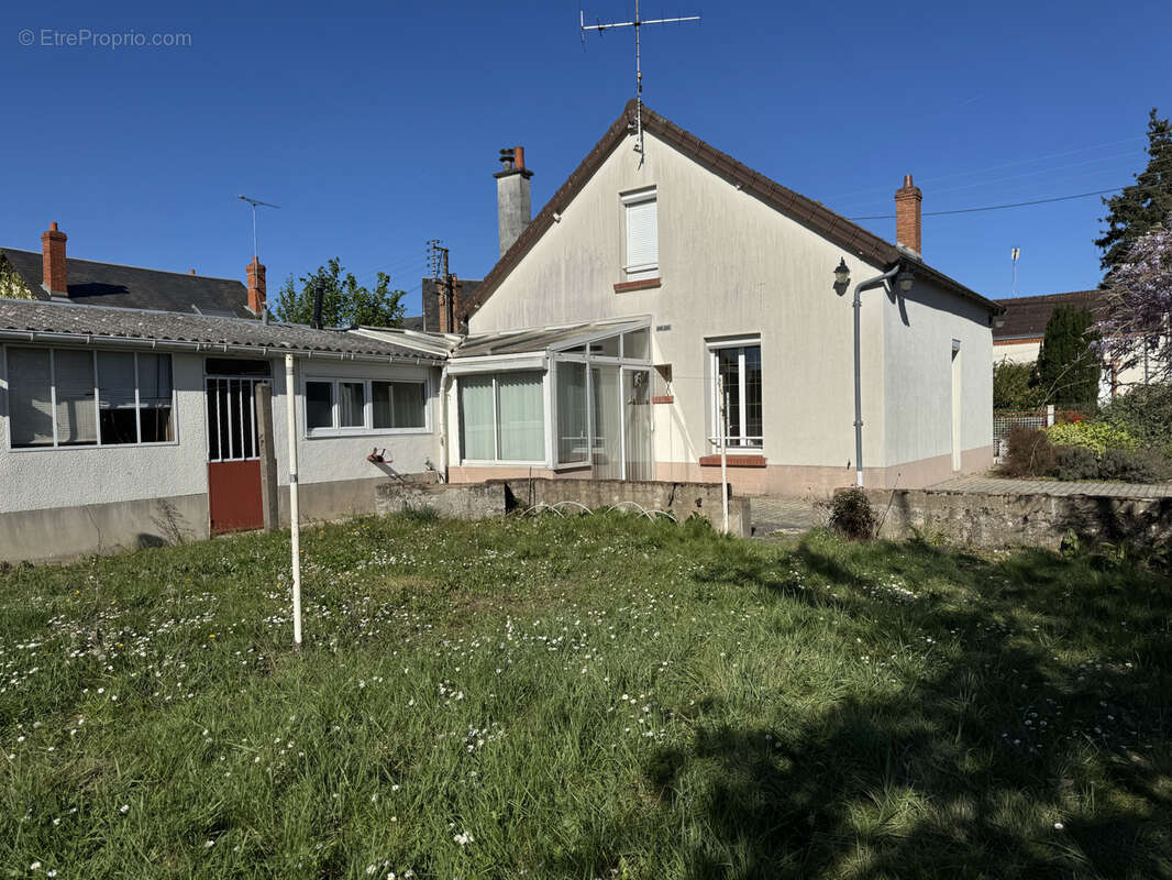 Maison à FLEURY-LES-AUBRAIS
