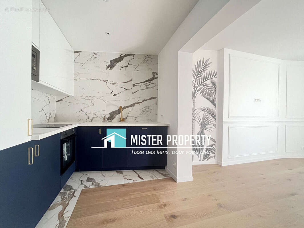 Appartement à COURBEVOIE