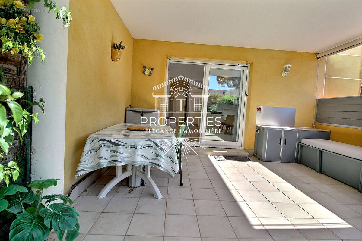 Appartement à BORMES-LES-MIMOSAS