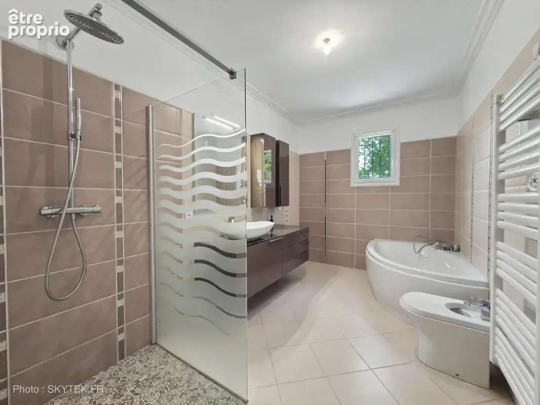 Maison 7 pièces 222 m² à vendre à Argeles-Gazost (65400) - photo 10