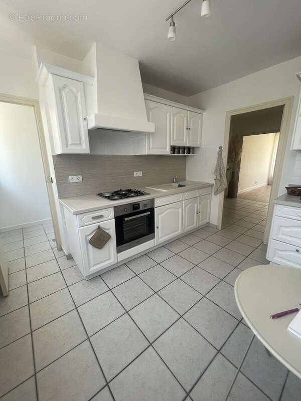 Appartement 64 m2 refait à neuf - photo 3