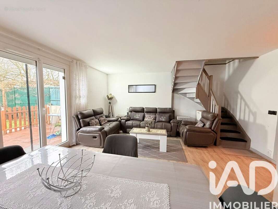 Photo 2 - Maison à SARCELLES