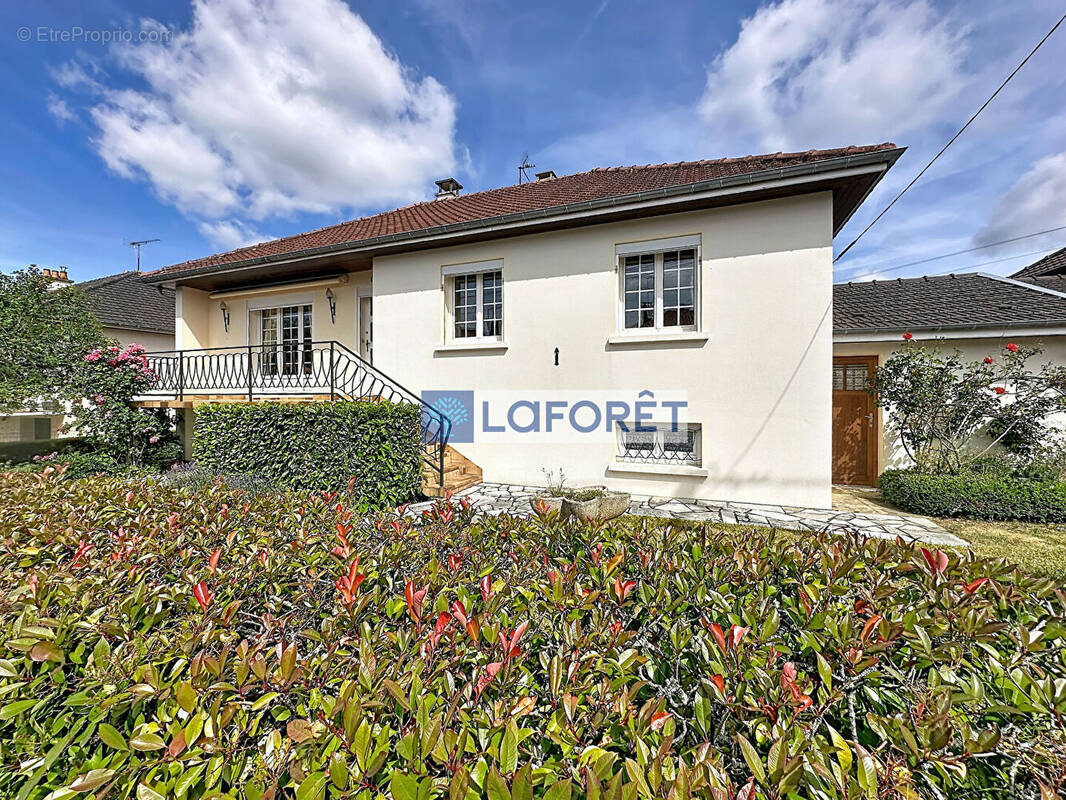 Maison à FRONCLES