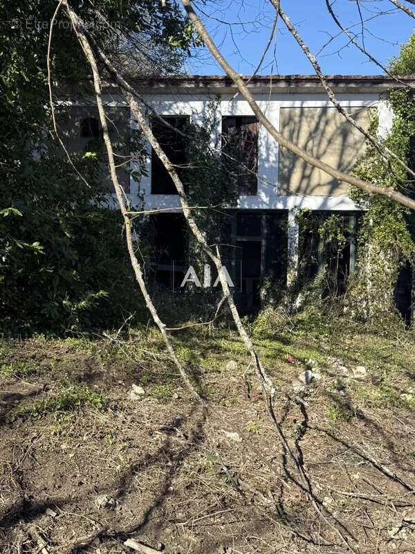 Maison à MAGNAC-SUR-TOUVRE