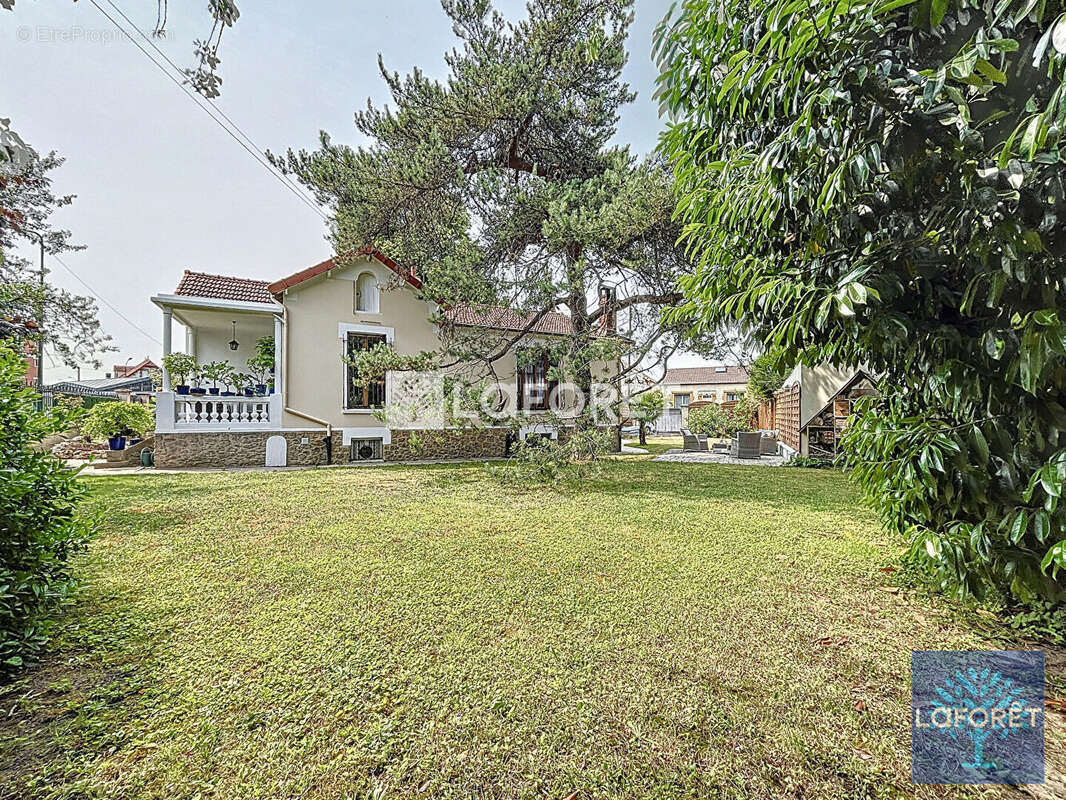 Maison à VIGNEUX-SUR-SEINE