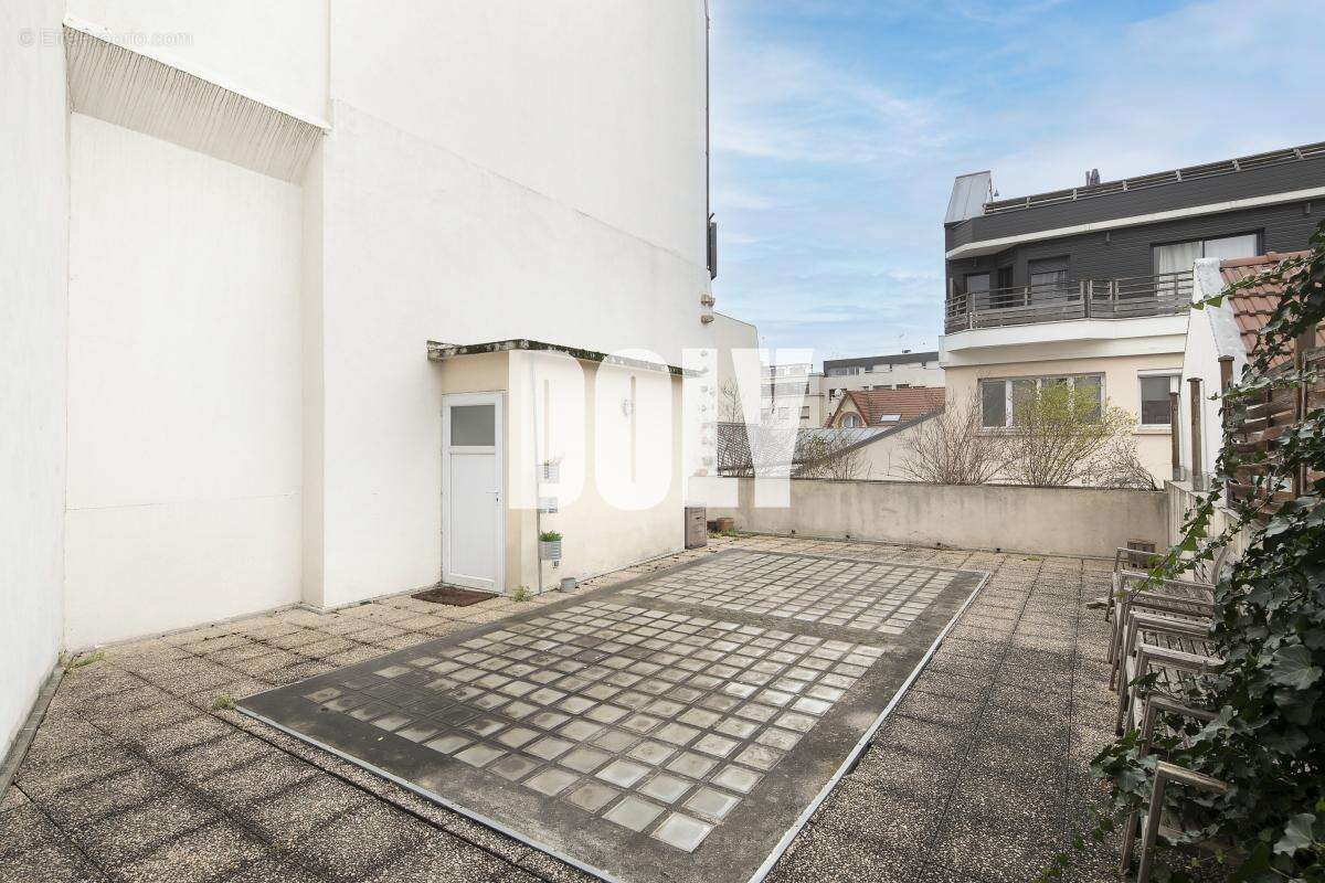 Commerce à ISSY-LES-MOULINEAUX