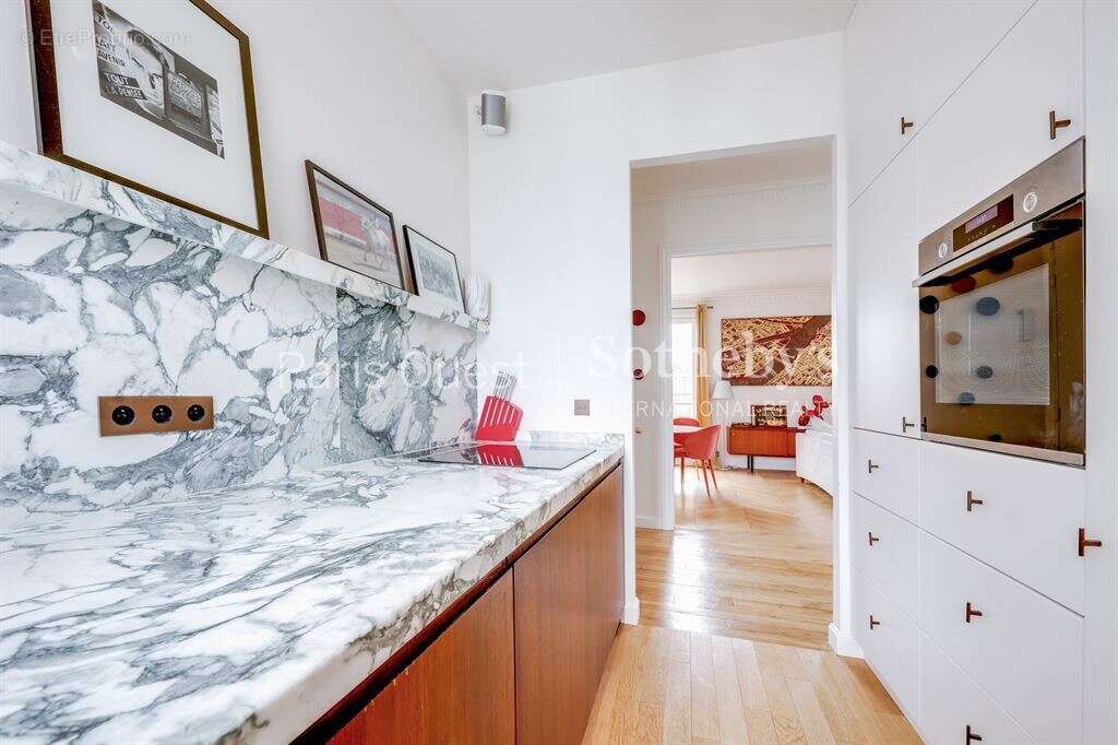 Appartement à PARIS-17E