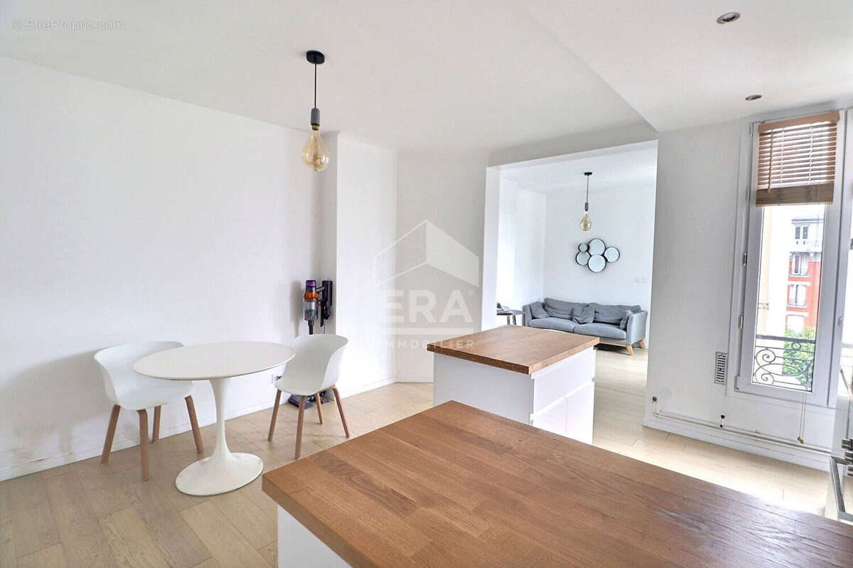 Appartement à AUBERVILLIERS