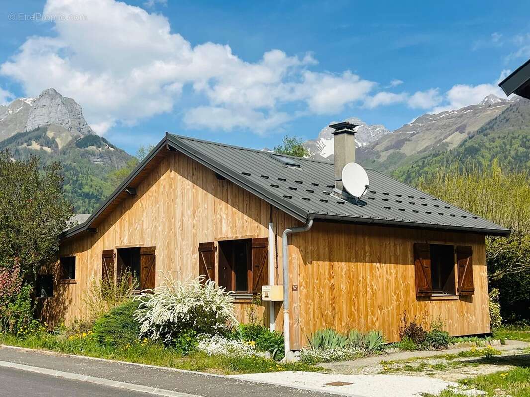 Maison à ECOLE