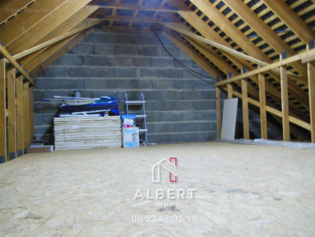 Maison à AMBILLOU-CHATEAU