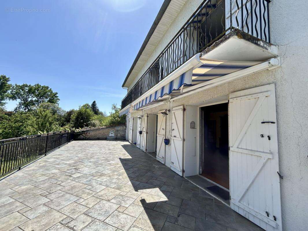 Maison à CHEF-BOUTONNE
