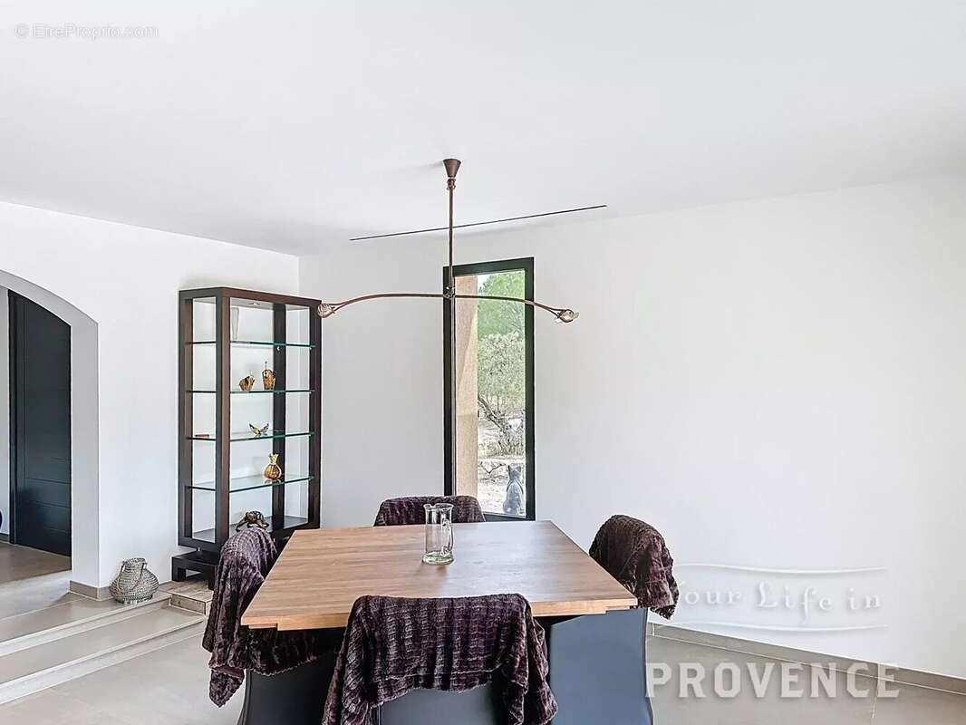 Maison à LA GARDE-FREINET