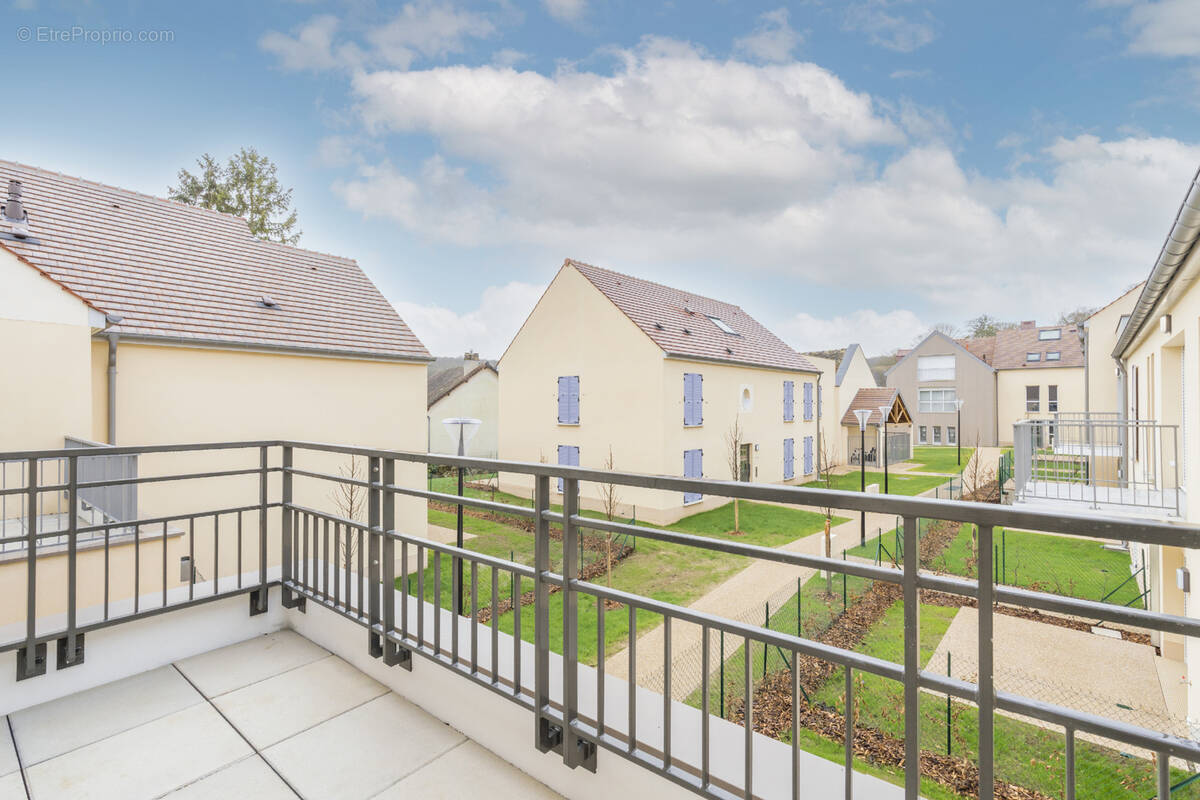 Appartement à MORAINVILLIERS