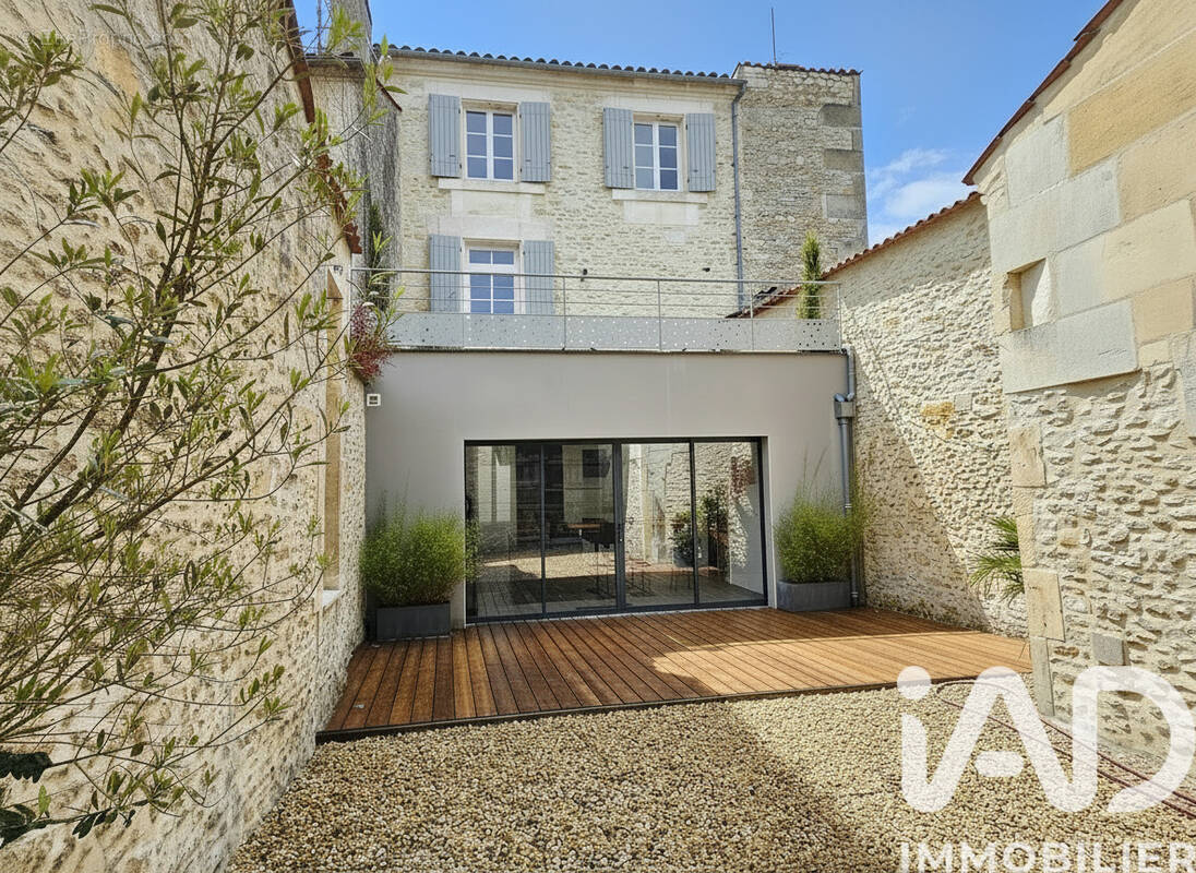 Photo 1 - Maison à COGNAC