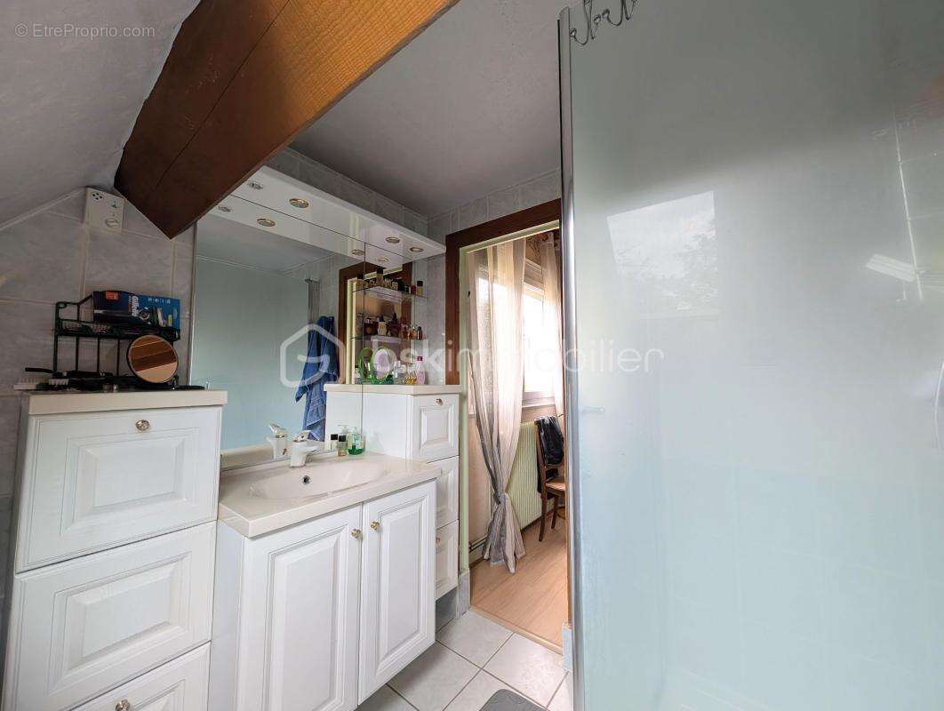 Demeure familiale de 171 m², dépendances et chapelle sur un parc de 5100 m² - photo 16