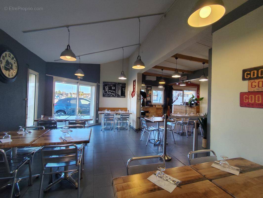 Commerce à DAVEZIEUX