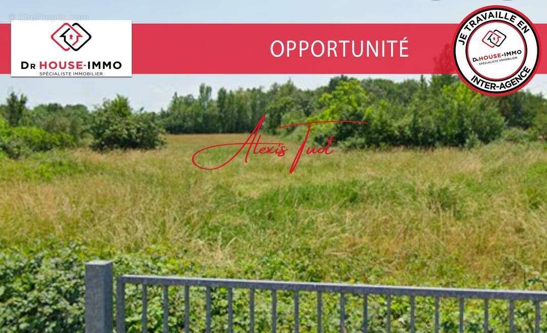 Terrain à AMBARES-ET-LAGRAVE