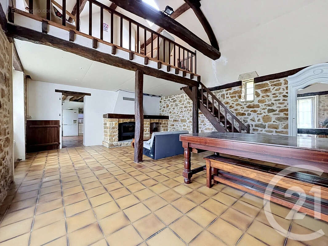 Maison à LA CHAPELLE-RABLAIS